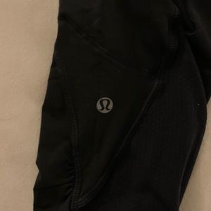 lululemon black cropped leggings or biker shorts